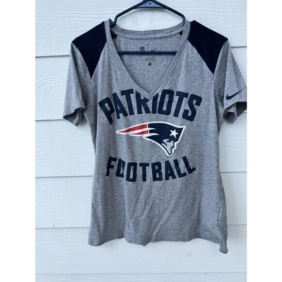 Patriots NFL Football t-shirt size Large - Picture 2 of 7
